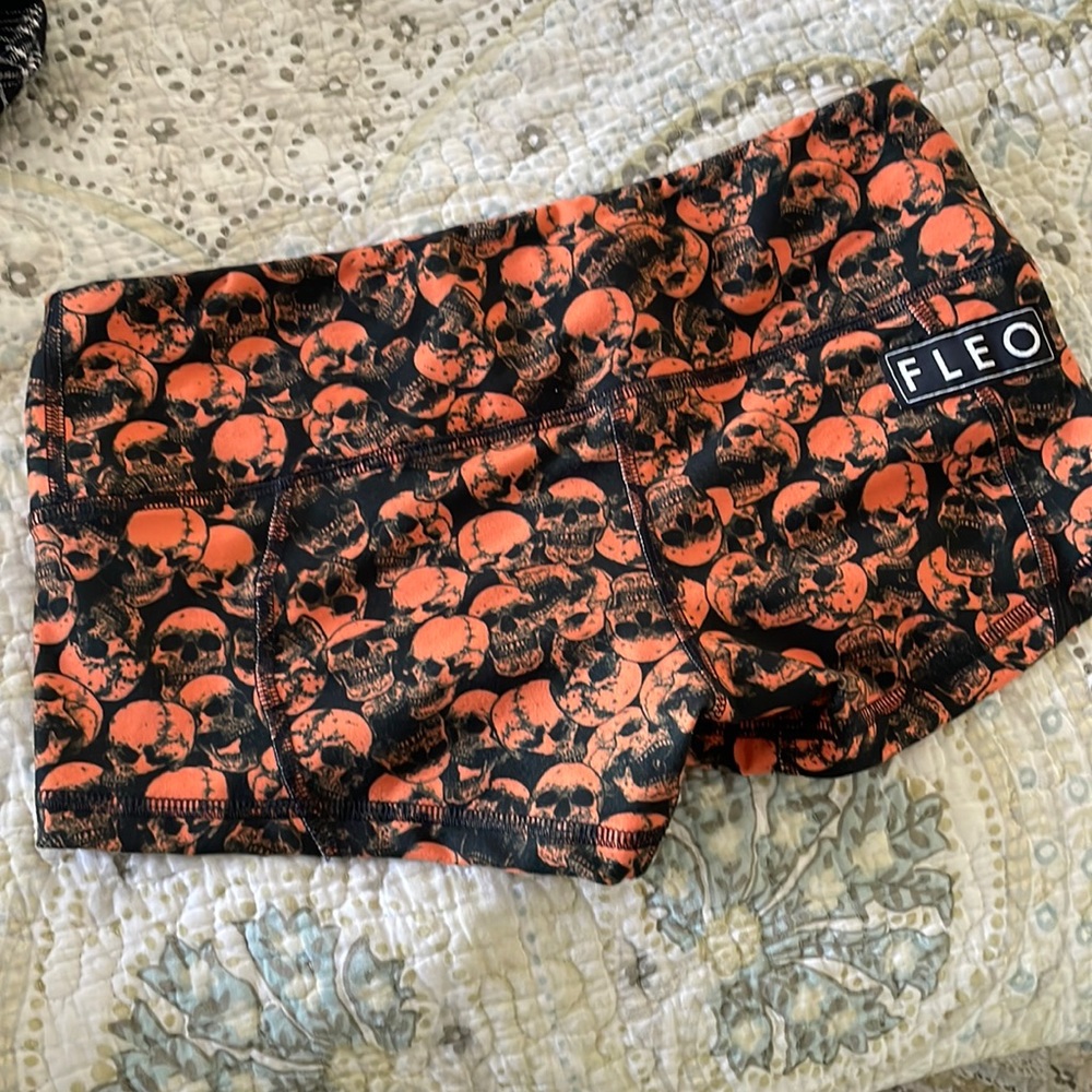Haunted Skulls Low Rise Contour